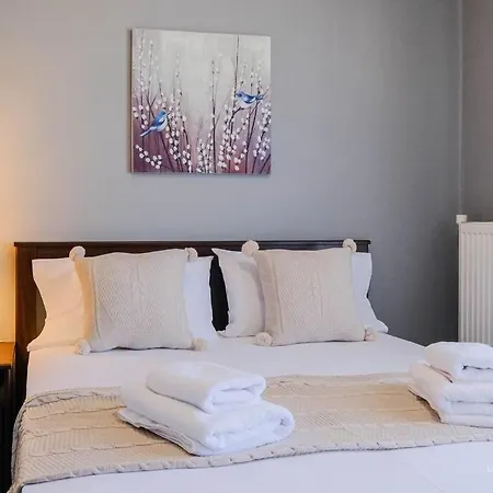 Apartament Early Bird 2-bdrm Apartment, Vesta Philoxenia *